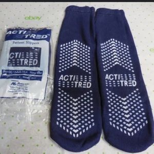 Patient slippers two sided tread